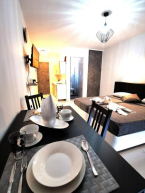 ELEANA Apartments